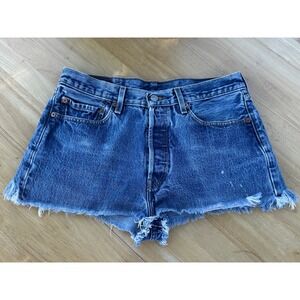 Vintage Levi's 501 Denim Shorts Frayed Hem Distressed Button Fly Medium‎ Wash 31